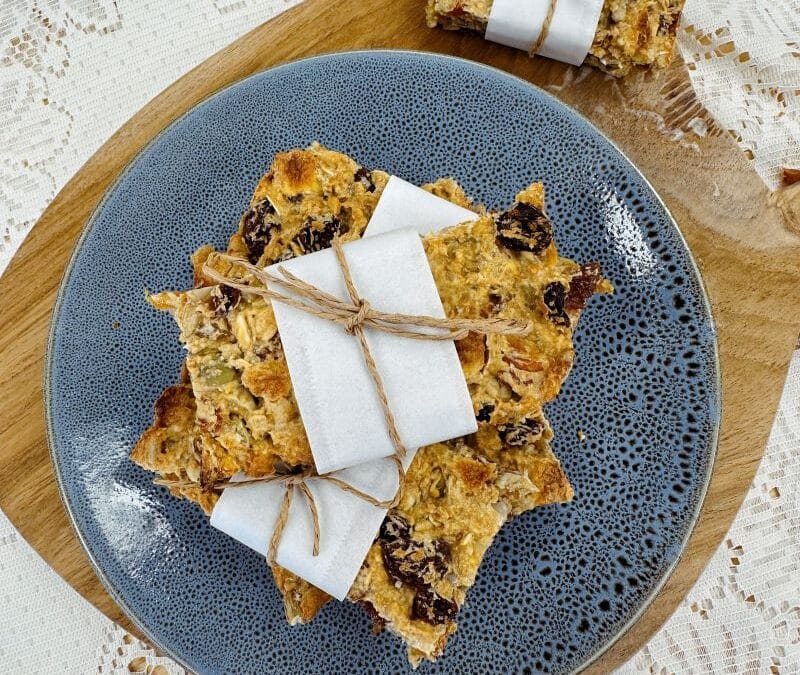 Fruity Macadamia Munch Bars