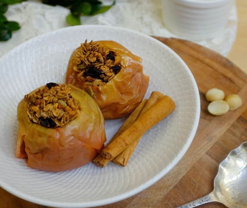 Macadamia Baked Apples